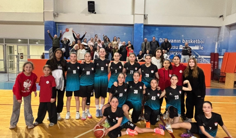 Bayraklı Belediyesi U14 Kız Basketbol Takımı İzmir Şampiyonu Oldu