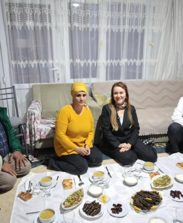 Başkan Mutlu iftar sofrasına konuk oldu (3)