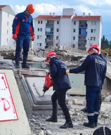 Bayraklı Belediyesi Arama Kurtarma Ekipleri AFAD Eğitimini Tamamladı (1)