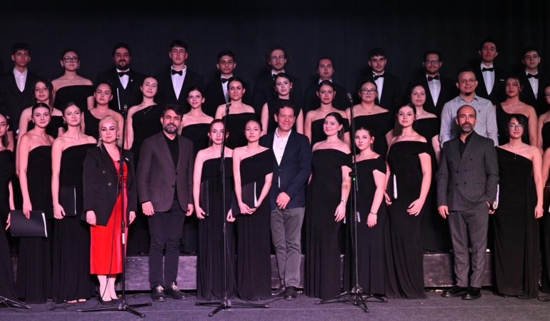 Çok Sesli Gençlik ve Çocuk Korosu Sanatseverlerle Buluştu (4)