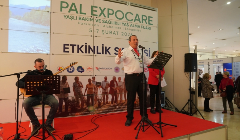 Seferihisar Belediyesi 3. Yaş Üniversitesi, PAL Expocare Fuarı’nda büyük ilgi gördü