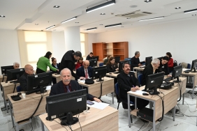 Karabağlar'da muhtarlara dijital hizmet (3)