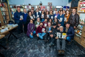 MERDAN YANARDAĞ’IN KİTAPLARI DAYANIŞMA İÇİN İMZALANDI (4)