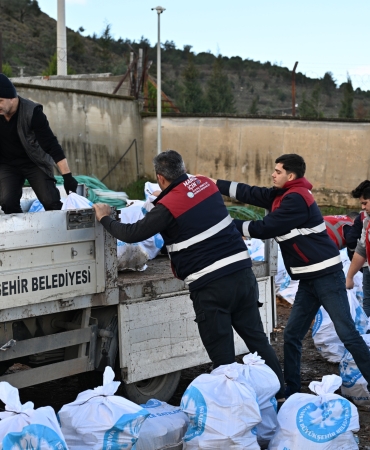 Manisa Büyükşehir’den İhtiyaç Sahiplerine Yürek Isıtan Destek (3)