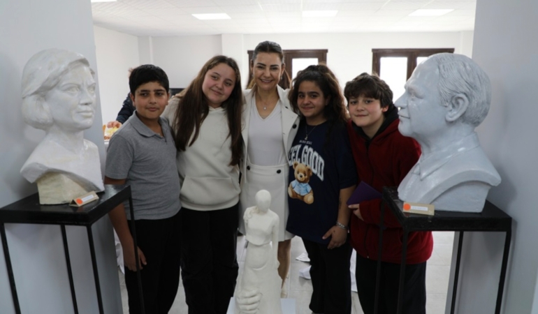 Menderes’te Heykel Sergisi