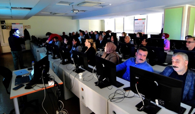 Bornova Muhtarlar Akademisi örnek oluyor