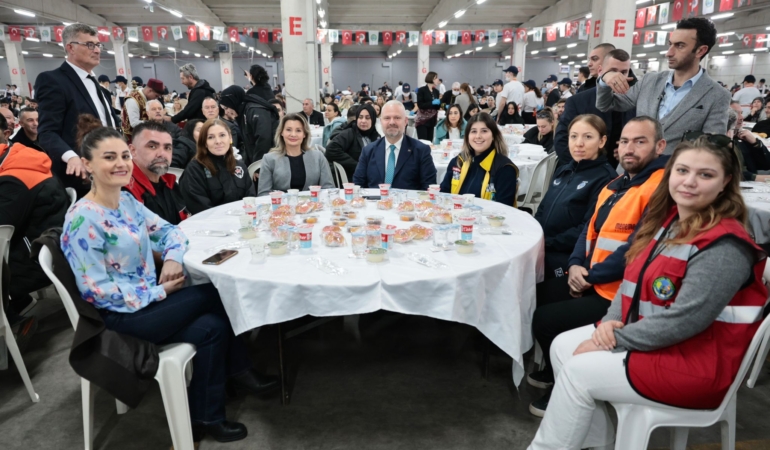 Başkan Pehlivan, iftarı belediye ailesiyle karşıladı