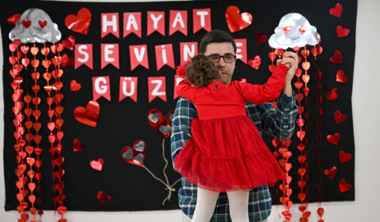 Bornova’da sevgiyle atılan adımlar