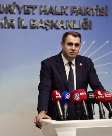 CHP İzmir İl Başkanı Çağatay Güç basın toplantısı düzenledi