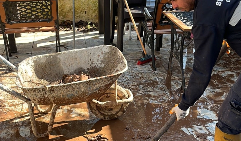 Seferihisar’da sel ve fırtına sonrası yoğun mesai; Tüm ihbarlara anında müdahale