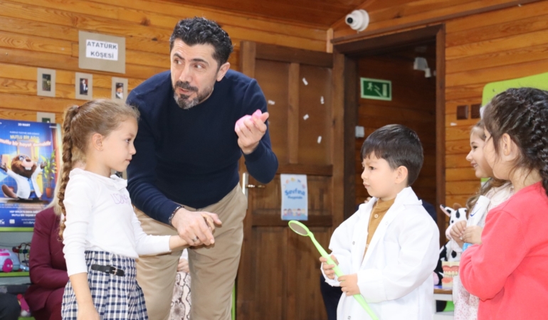 Yunusemre’de miniklere ağız ve diş sağlığı eğitimleri sürüyor