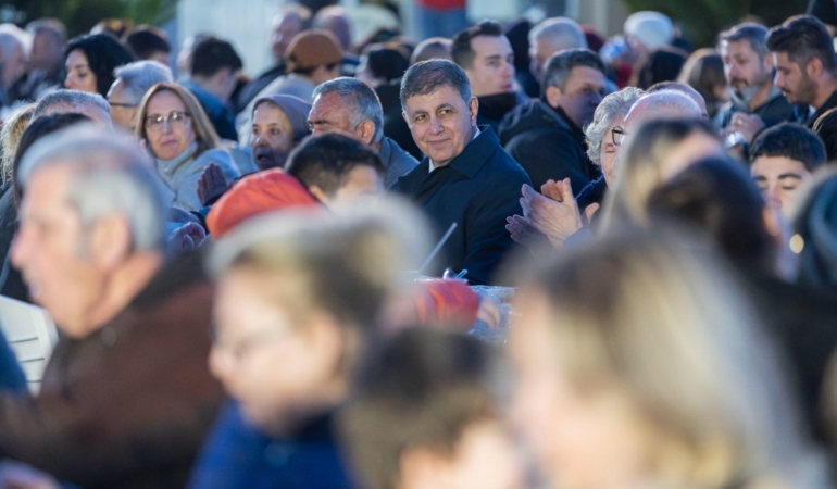 Başkan Tugay Güzelbahçelilerle iftarda buluştu 
