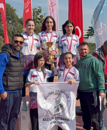 4 Atatürk Ortaokulu Öğrencileri Oryantiringde İzmir’e Damga Vurdu