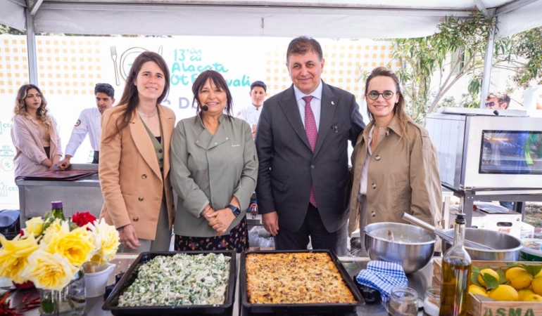 Alaçatı Ot Festivali, Çeșme ekonomisine yine can suyu olacakOze dönüş konseptiyle 13 Alaçatı Ot Festivali başladı1