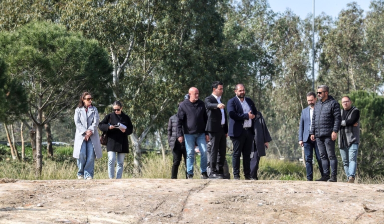 Bayraklı’da Ferdi Zeyrek Spor Kompleksi’nde Çalışmalar Sona Yaklaştı