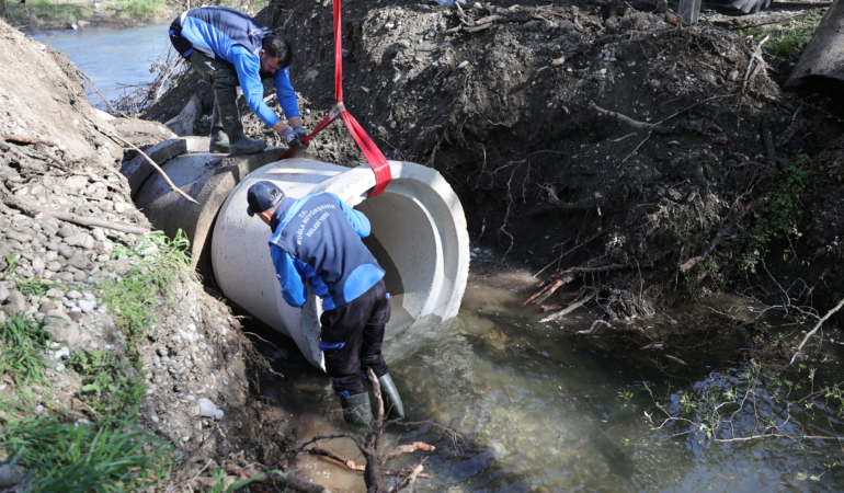 Muğla Büyükşehir Köyceğiz’de Selden Etkilenen Üreticilerin Yanında