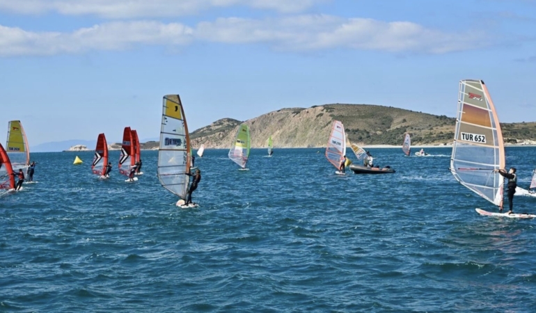 Foça’da milli takım heyecanı: 94 sporcu Dünya Şampiyonası öncesi yarışıyor