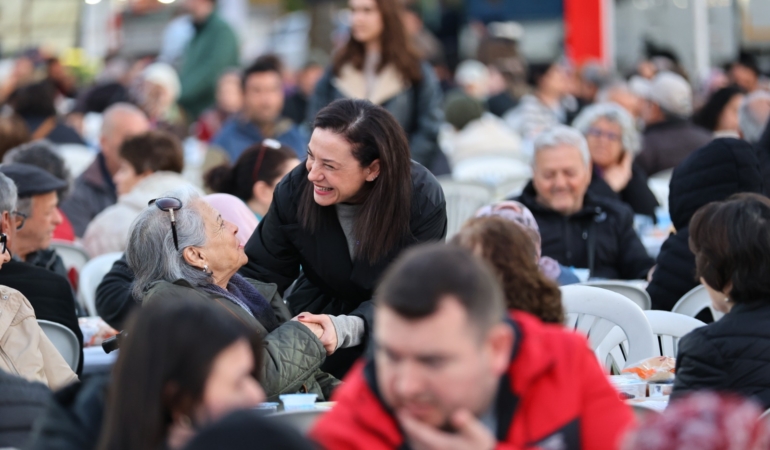 Efes Selçuk’ta iftar sofrası dayanışma ile kuruldu