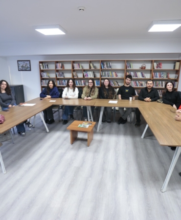 Konak’ta gençler yabancı dilini konuşarak geliştiriyor (2)