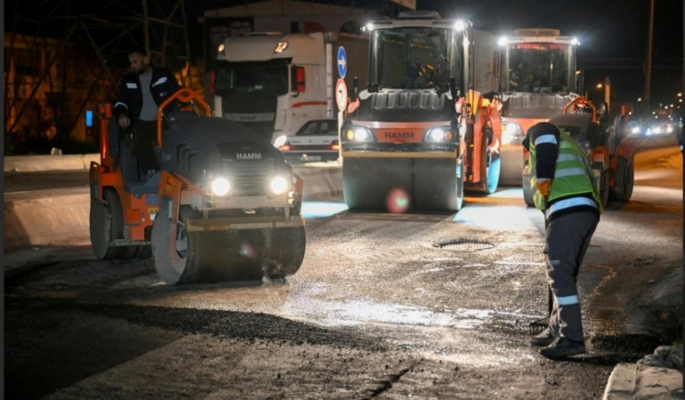 Bornova’da yağmur bitti, asfalt serimi başladı