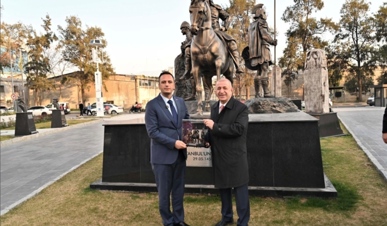 Ümit Özdağ Abide-i Hürriyet Meydanı’na övgü: