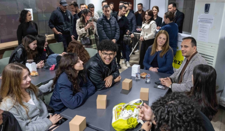 Bornova’da Gençlerle İftar