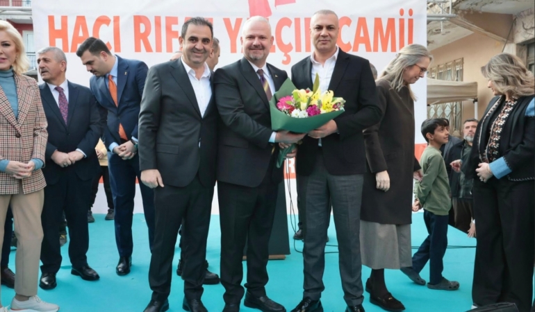 Binlerce Menemenli tek yürek oldu