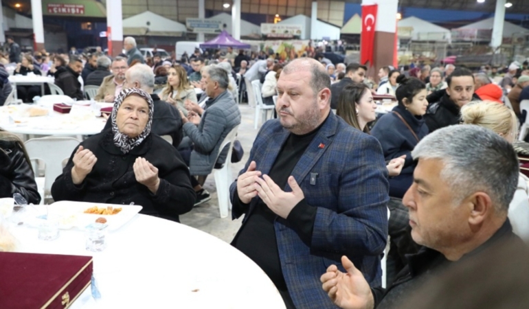 Menderes’te Binler Aynı Sofrada