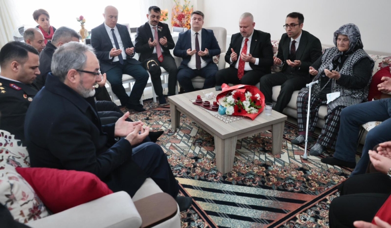 Başkan Pehlivan, şehit ailelerini ziyaret etti, “Başımızın tacısınız”