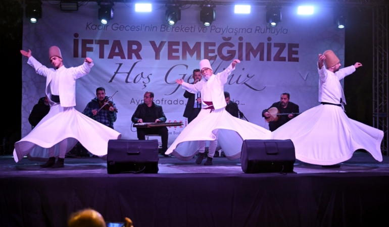 Bornova’da Kadir Gecesi’nde büyük iftar buluşması