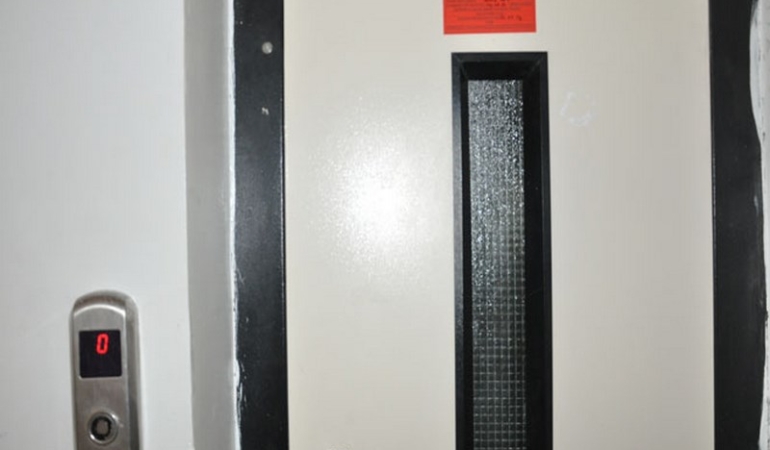 q01-06-2017--kirmizi-etiketli-asansorlere-para-cezasi