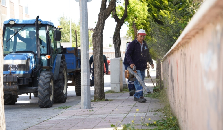 Yunusemre’de park ve bahçeler yaza hazırlanıyor