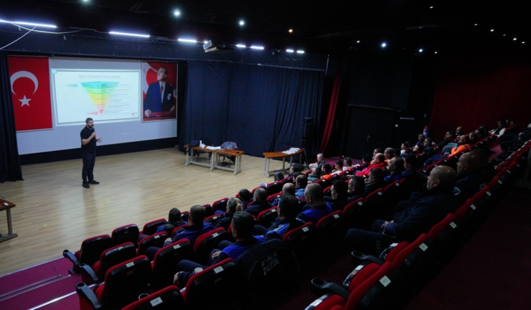 Ayvalık’ta Çevre Hamlesi: Atık Getirme Merkezi İçin Eğitim Başladı
