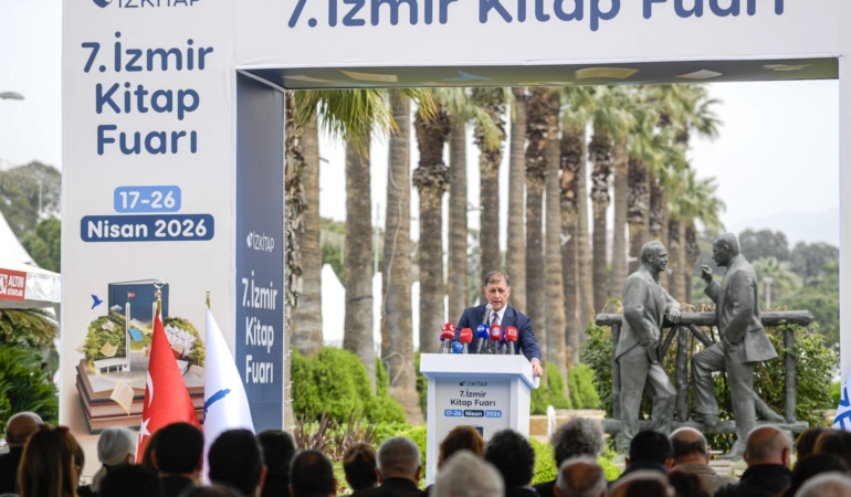 İzmir baharı kitapla karşılıyor İZKİTAP, kapılarını açtı