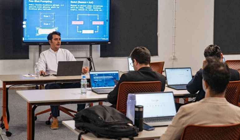Büyükşehir’den yöneticilere yapay zeka ile dijital dönüşüm eğitimi