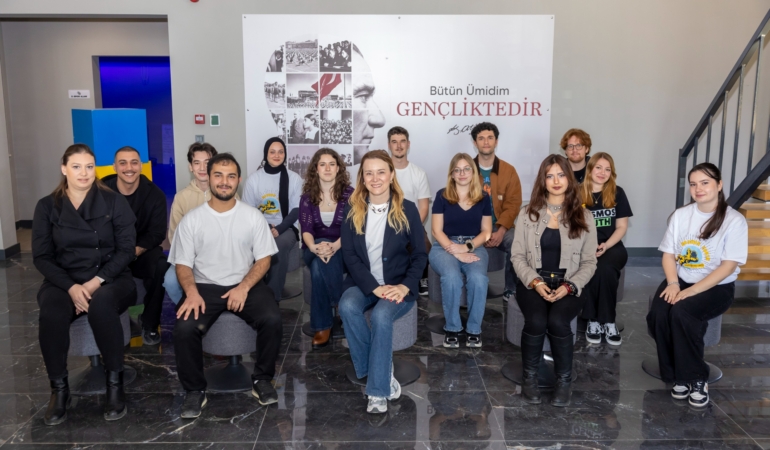 Ferdi Zeyrek Gençlik Merkezi’ne gençlerden tam not