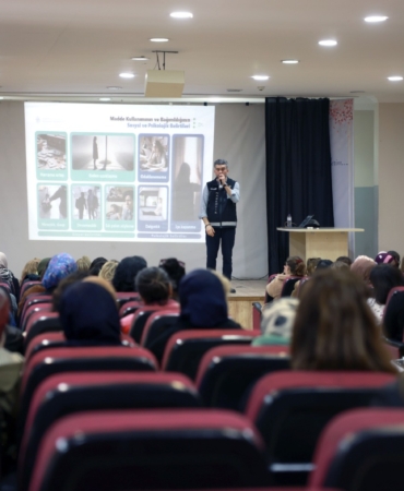 Bayraklı’da Madde Bağımlılığına Karşı Annelerle Farkındalık Eğitimi (1)
