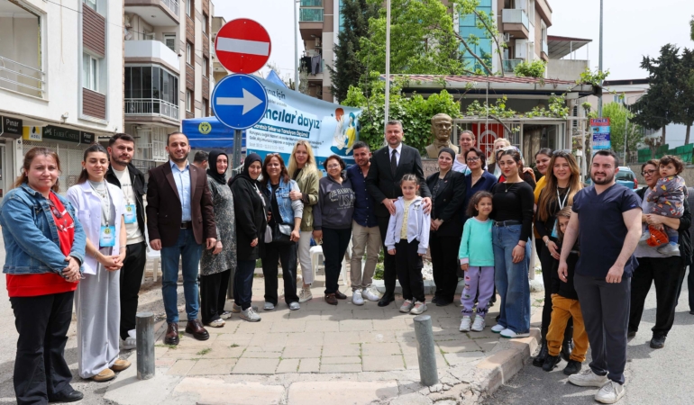 Buca_Muhtarlar_tansiyon_ölçümü4