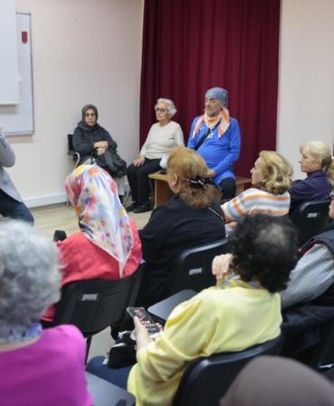 Konak’ın İleri Yaş Merkezi’nde hareketli yaşam semineri (1)