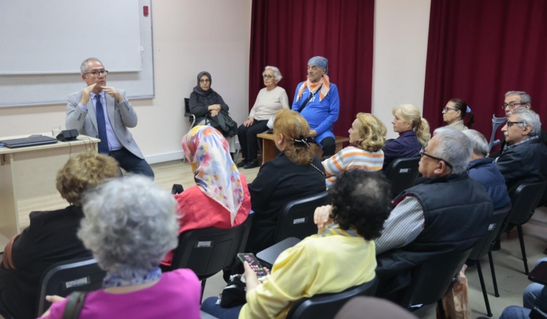 Konak’ın İleri Yaş Merkezi’nde hareketli yaşam semineri (1)