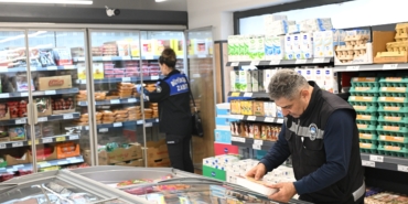 Manisa Büyükşehir’den Marketlerde Sıkı Gıda Denetimi (2)