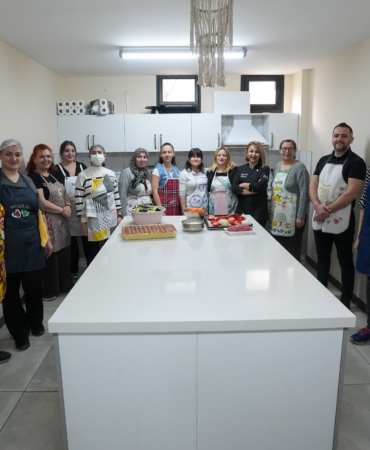 Mutfak atölyesinde Gaziemir’in yeni aşçıları yetişiyor (1)