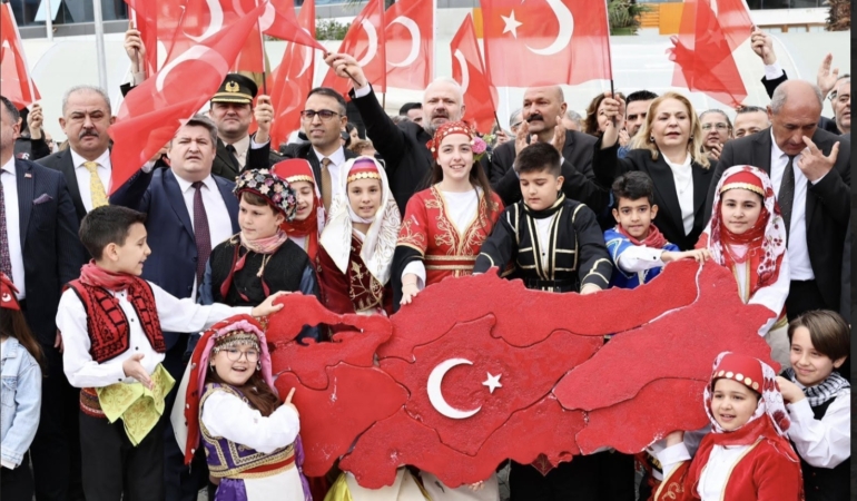 Menemen’de coşkulu kutlama