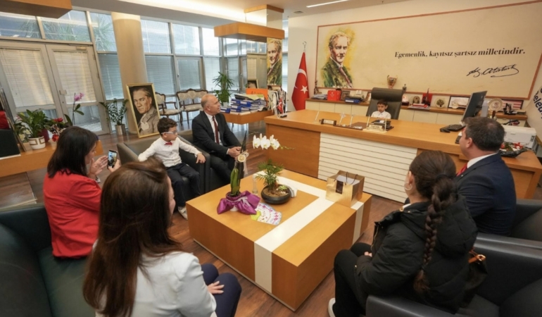 Başkan Işık, 23 Nisan’da koltuğunu Ege’ye devretti