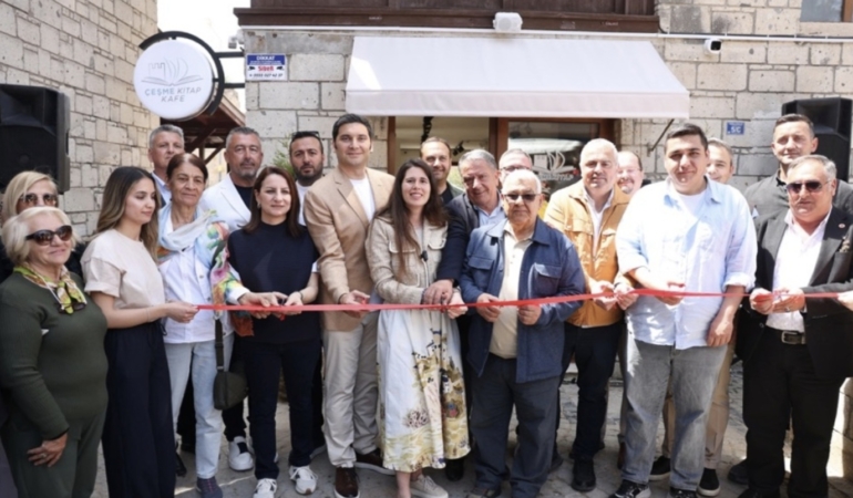 Çeşme Kitap Kafe, Alaçatı Ot Festivali’nde kapılarını açtı