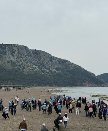 Temizlik Seferberliğinin Yeni Durağı Kayacık Sahili Oldu (1)