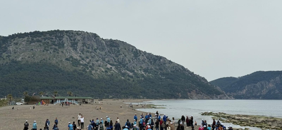 Temizlik Seferberliğinin Yeni Durağı Kayacık Sahili Oldu (1)