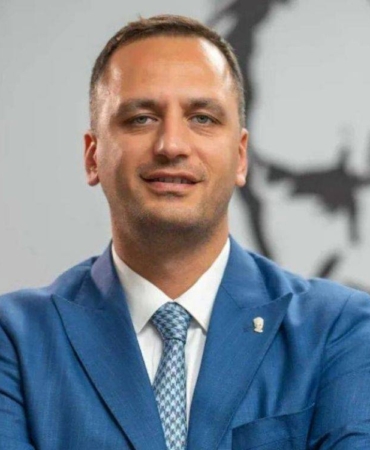 bornova-belediye-baskani-omer-eski-dahil-4-kisi-gozaltinda