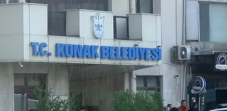 806x378-izmir-konakta-tetikci-iddiasi-ses-kayitlari-inceleniyor-1777784288789