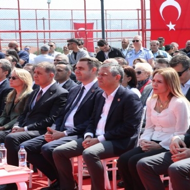 Bayraklida-acilis-gunu-Tam-da-Ferdi-Baskanin-isteyecegi-gibi--192933